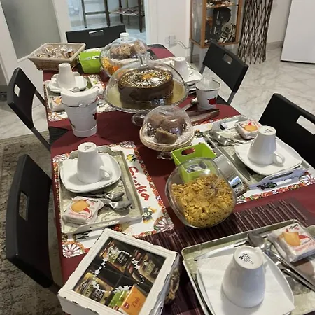 Eder A Un Passo Dal Teatro Greco