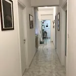 Eder A Un Passo Dal Teatro Greco