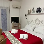 Frühstückspension Eder A Un Passo Dal Teatro Greco 4*