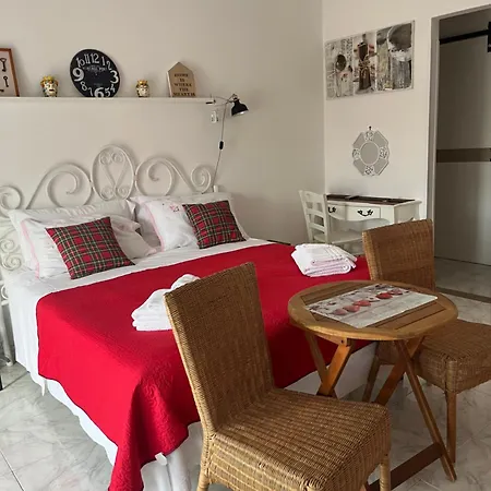 Eder A Un Passo Dal Teatro Greco Bed & Breakfast 4*